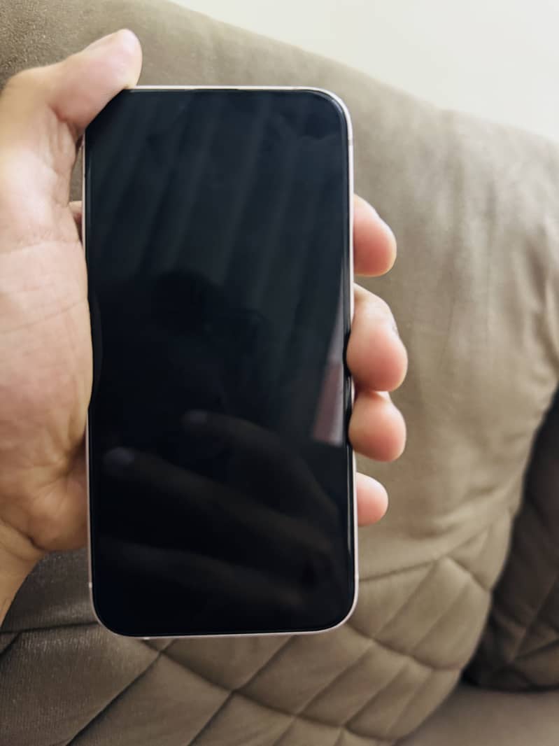 Apple iPhone 13 5