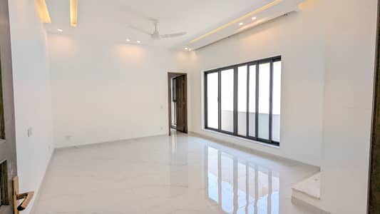 FOR RENT Designer House 9-Bedrooms Triple Storey House In F_7/1