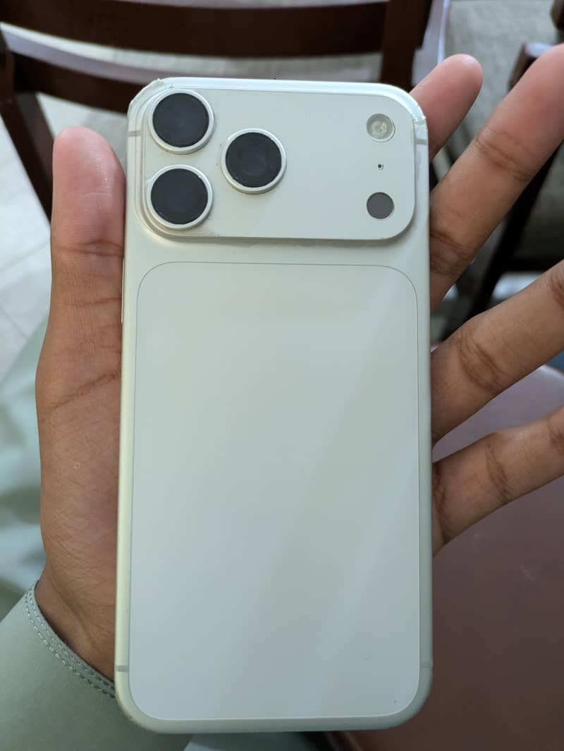 Apple iPhone 17 Pro Max 2