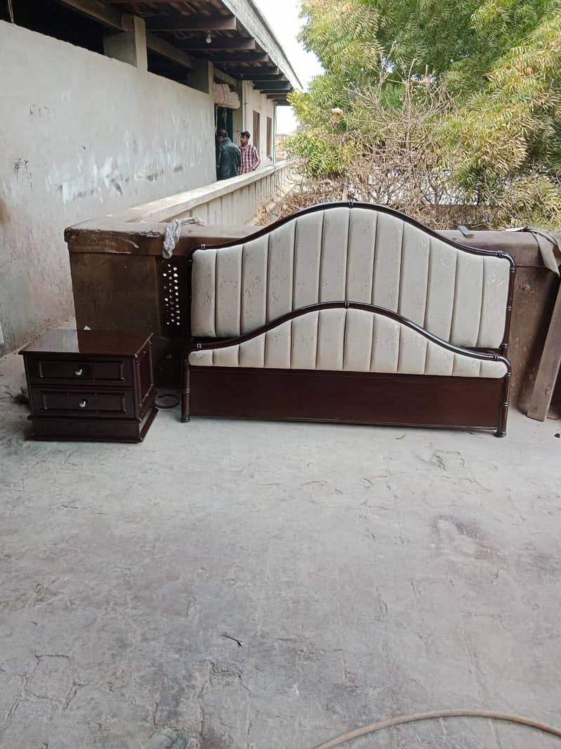 King size bed 1