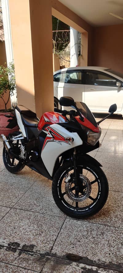 Honda cbr 150R ( original )