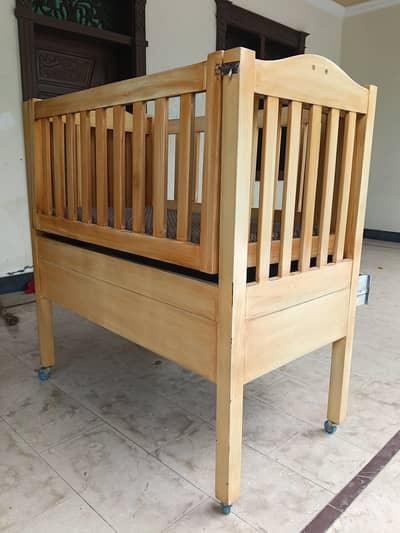 baby cot