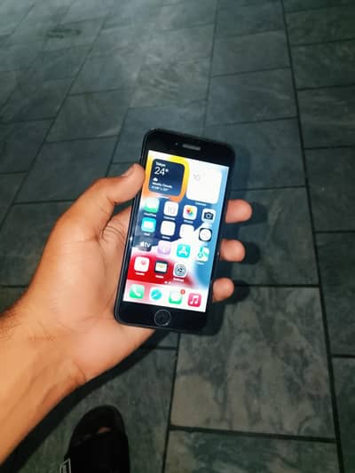 Apple iPhone 7