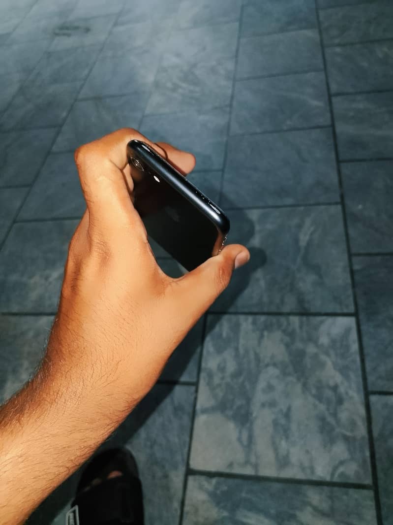 Apple iPhone 7 1