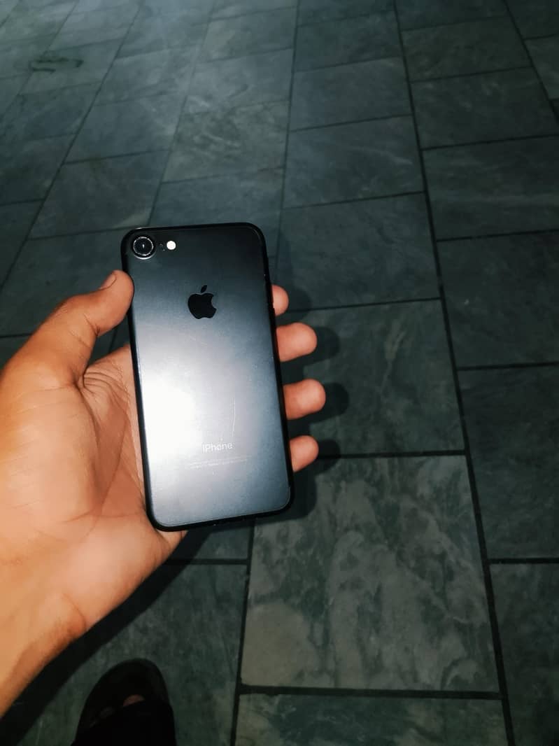 Apple iPhone 7 4