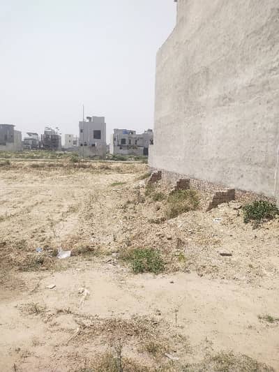 5 Marla Plot For Sale In Paragon City