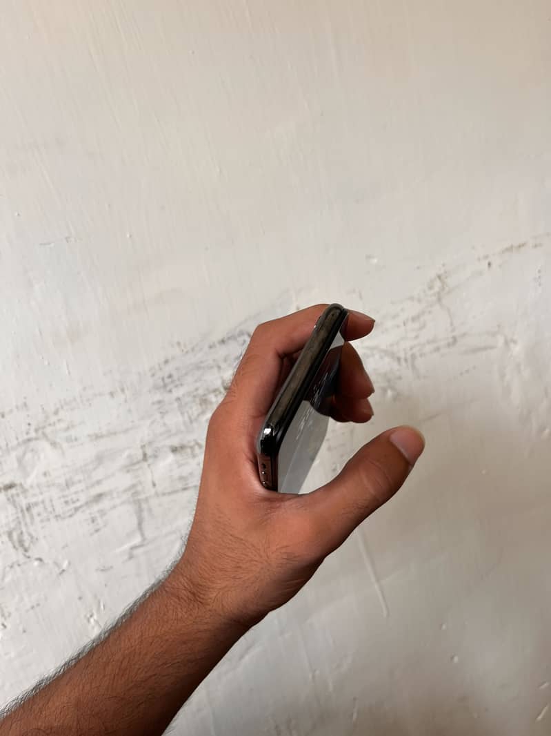 Apple iPhone X 0