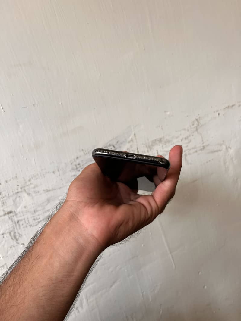 Apple iPhone X 3