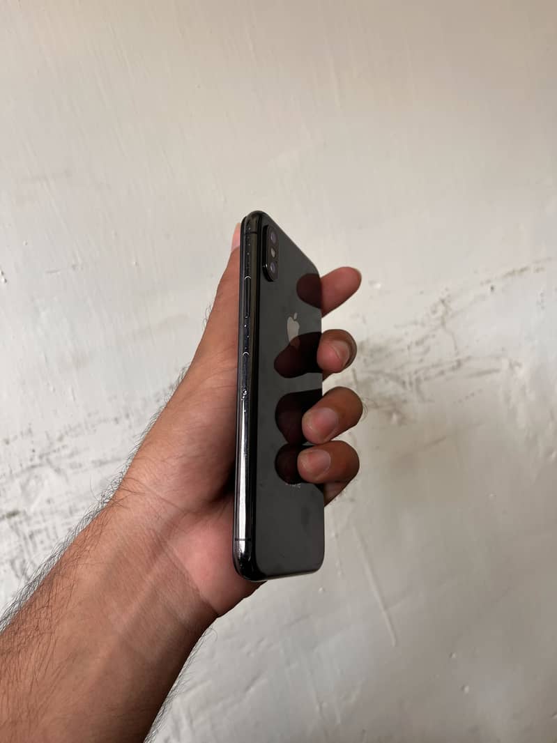 Apple iPhone X 4