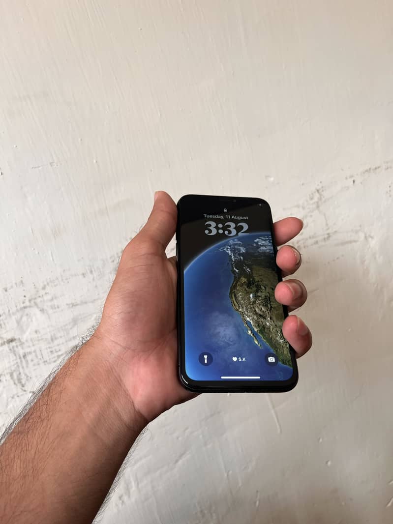 Apple iPhone X 5