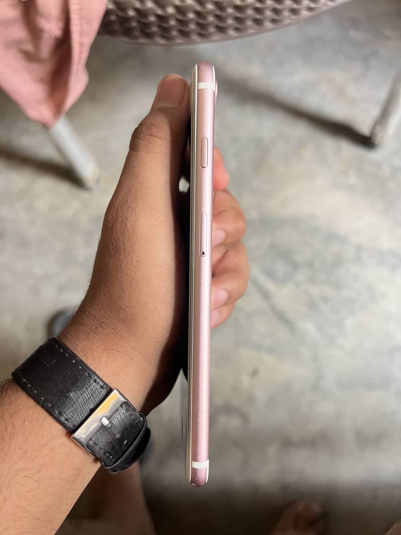 Apple iPhone 7 Plus 6