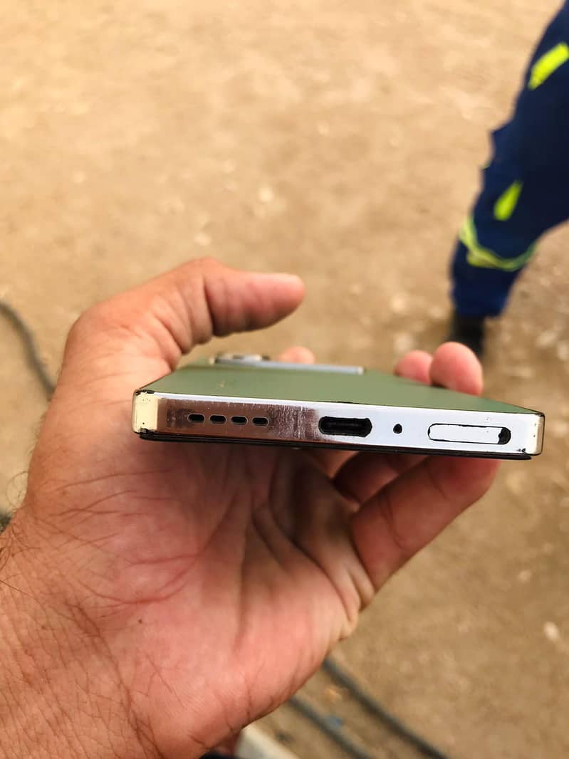 Infinix Note 40 5