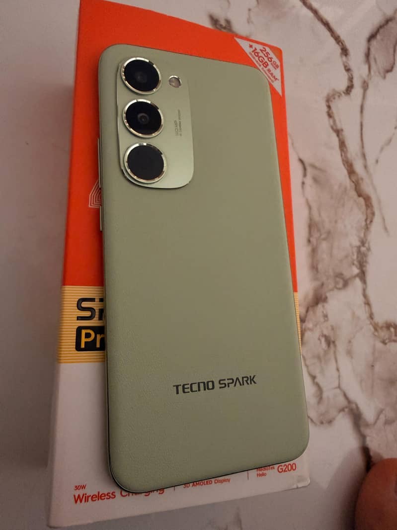Tecno Spark 40 pro plus 2