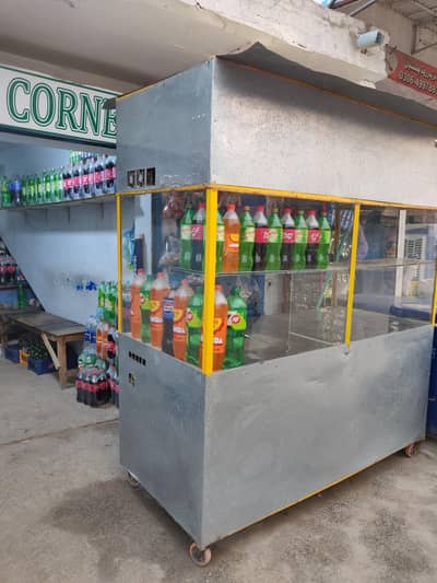 counter food display