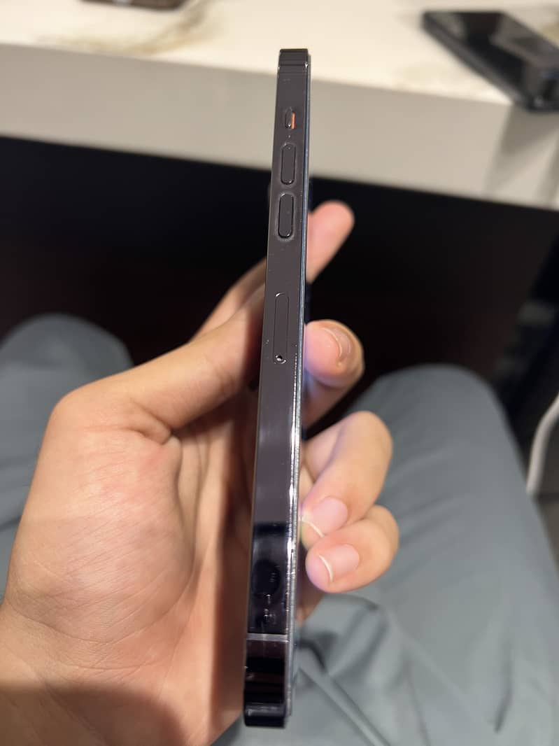 Apple iPhone 14 Pro Max 3