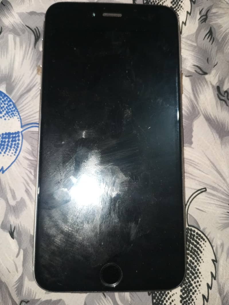 Apple iPhone 6 Plus 1