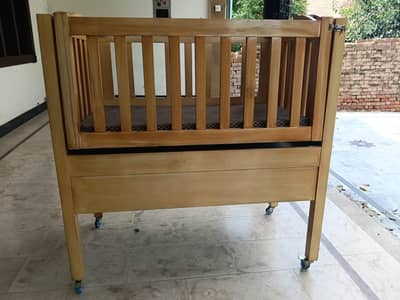 baby cot