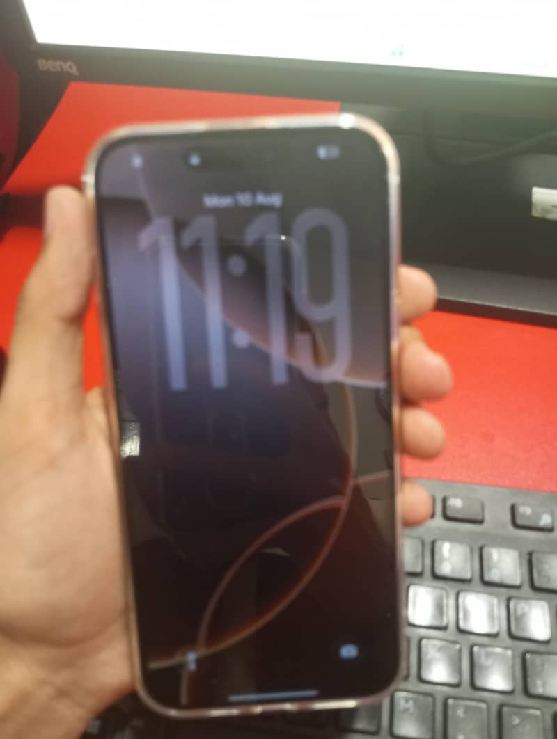 Apple iPhone 16 Pro Max 1