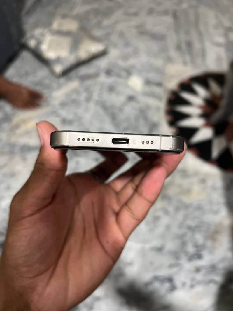 Apple iPhone 15 Pro 1