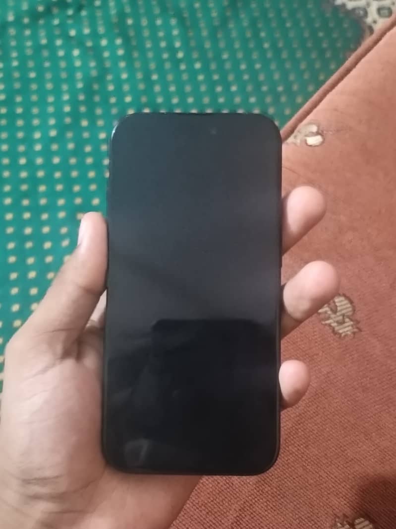 Apple iPhone 16 3