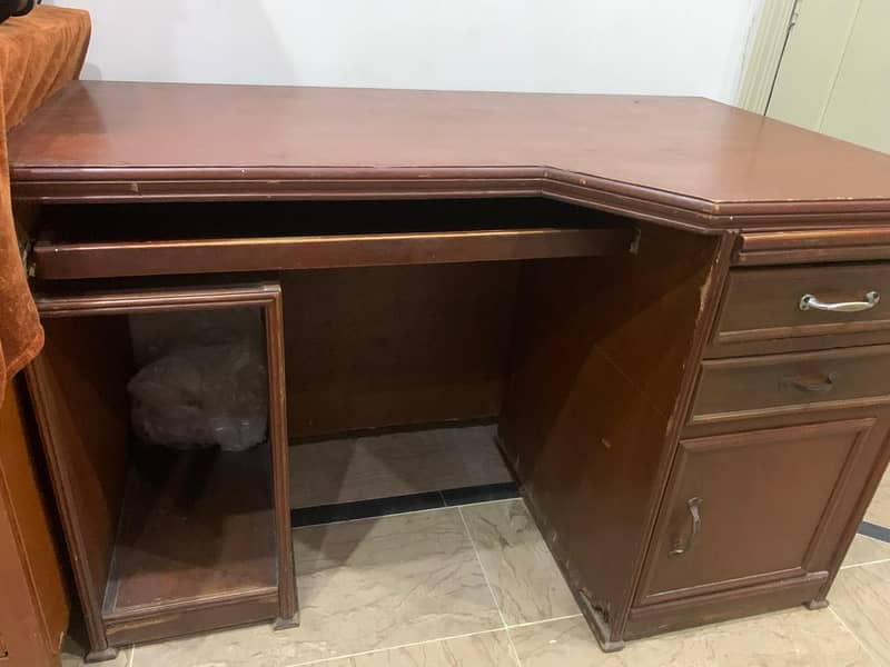large wooden study table / computer table 3