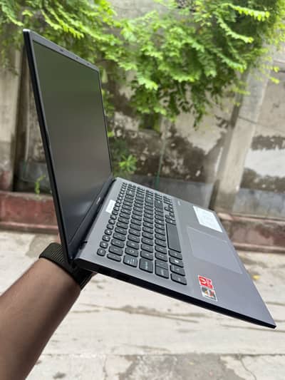 ASUS vivobook | rizen 5 | 3600u | 8gb 256ssd | 2GB GPU gaming laptop