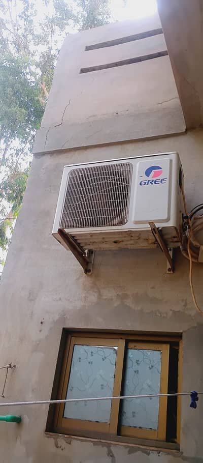 Gree 1.5 Ton Split AC for Sale - Excellent Cooling Condition