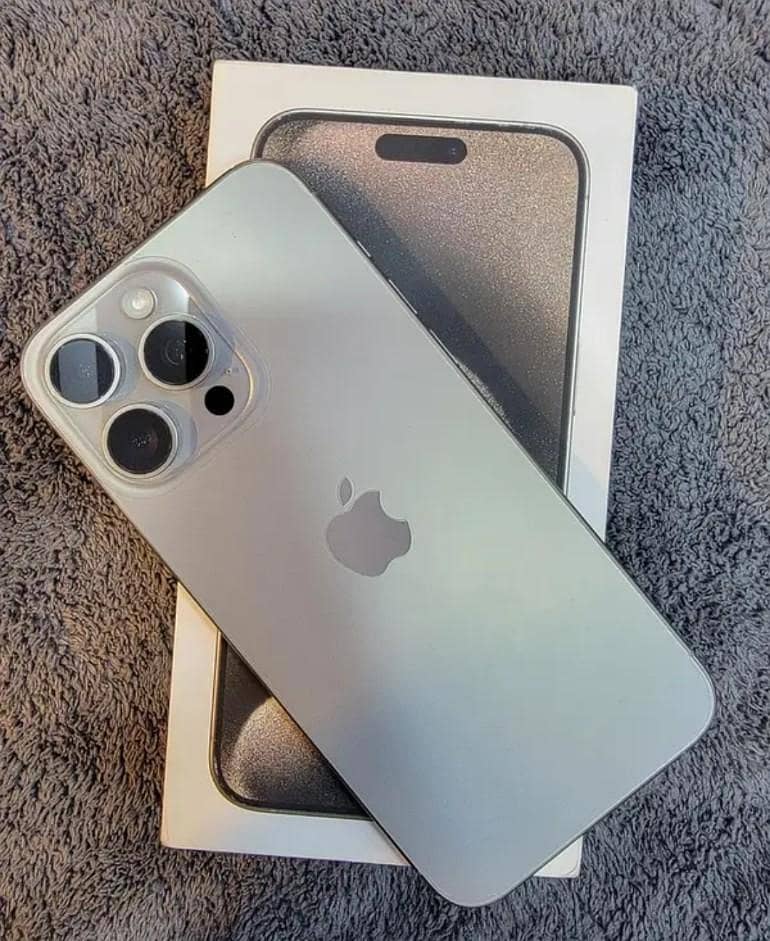 Apple iPhone 15 Pro Max 1