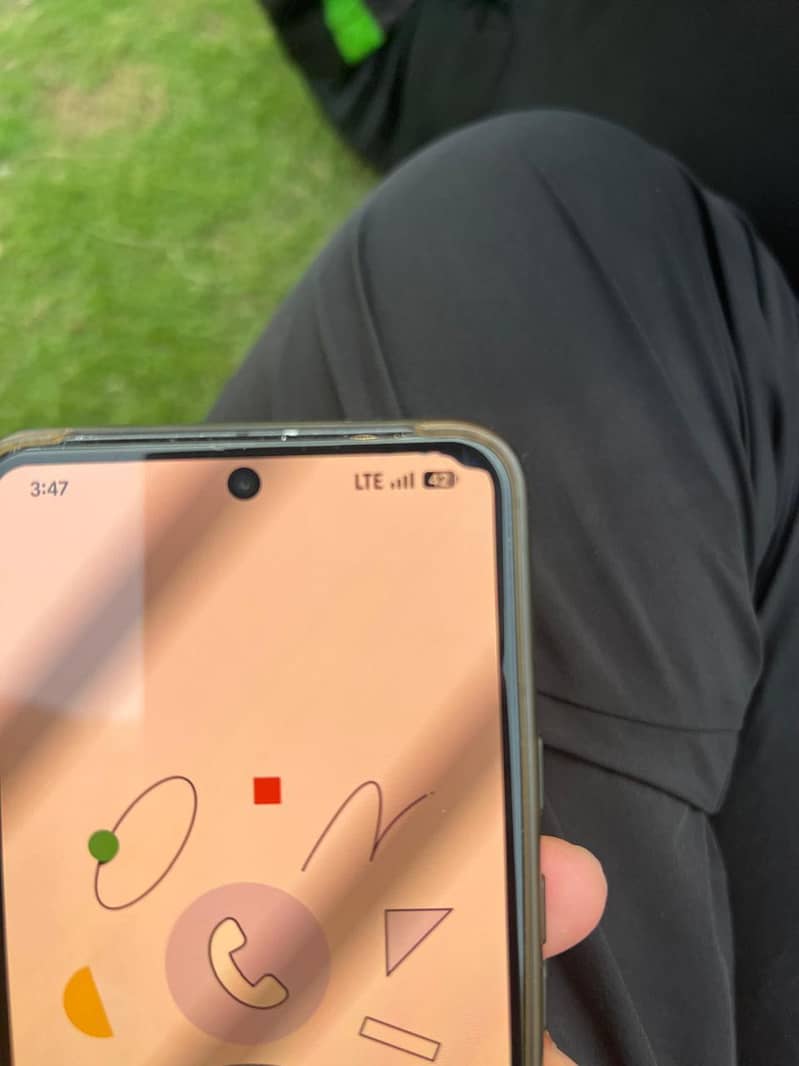 google pixel 8 waterproof mirror dot on screen 0