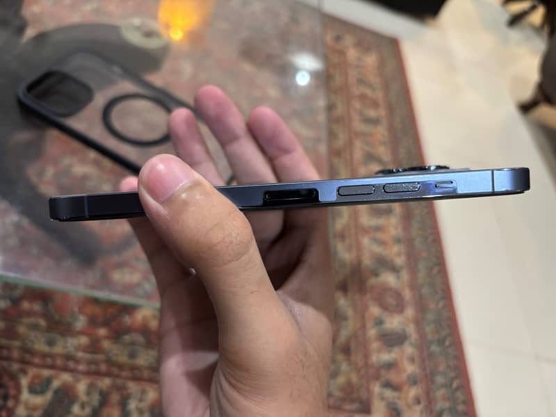 Apple iPhone 13 Pro Max 4