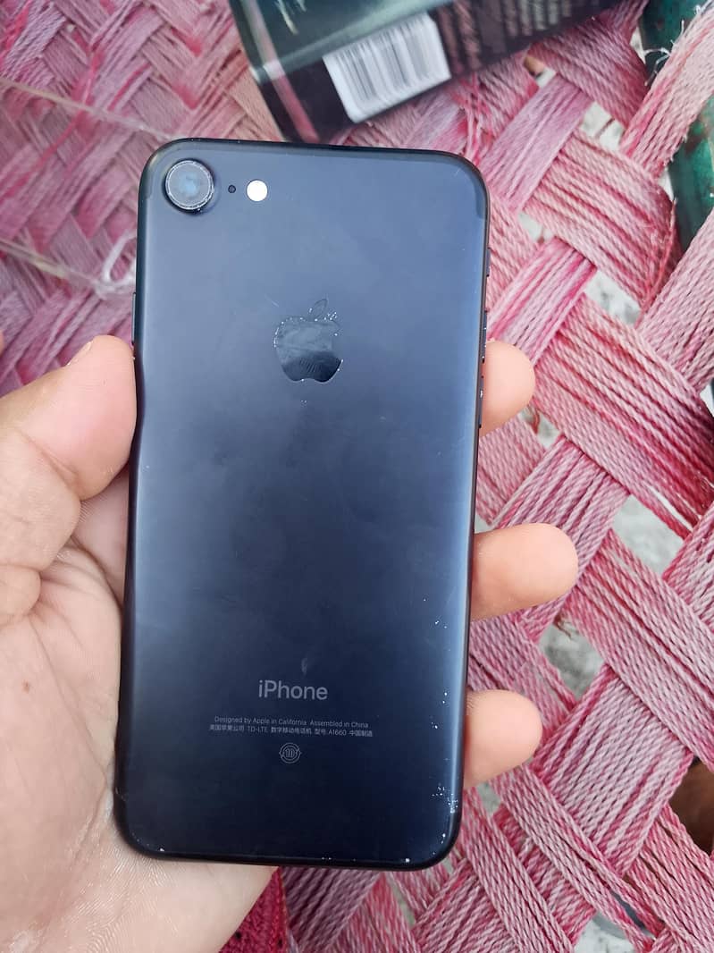 Apple iPhone 7 1