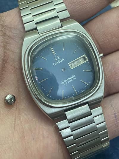 omega case chain dial swiss