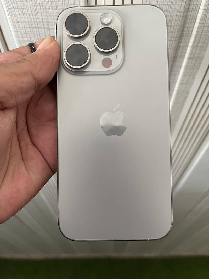 Apple iPhone 15 Pro 6
