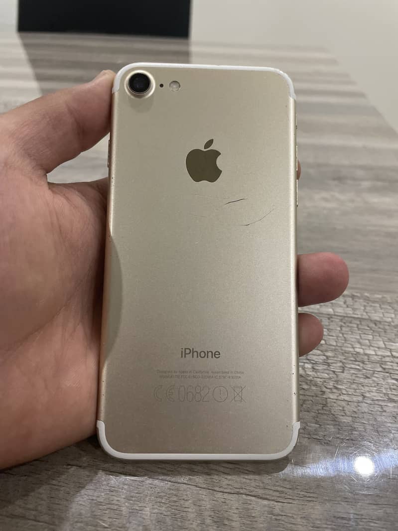 Apple iPhone 7 0