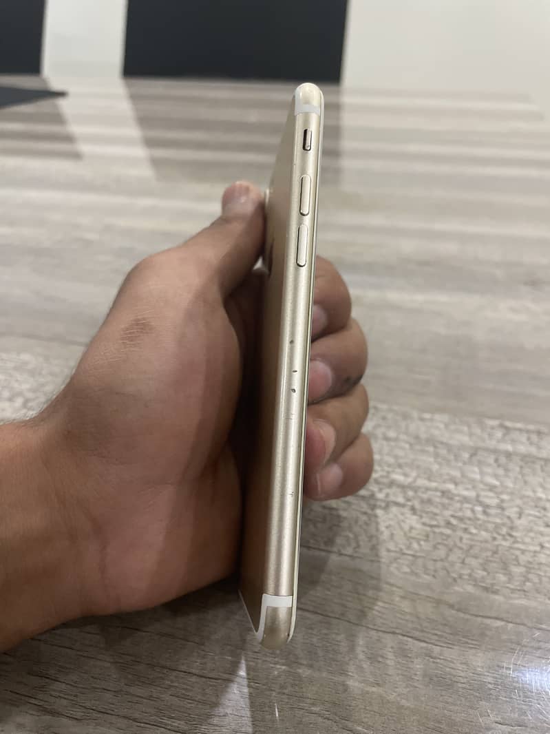 Apple iPhone 7 1