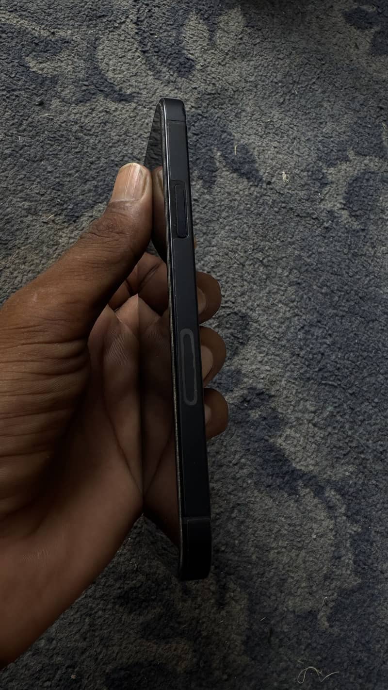 Apple iPhone 12 3