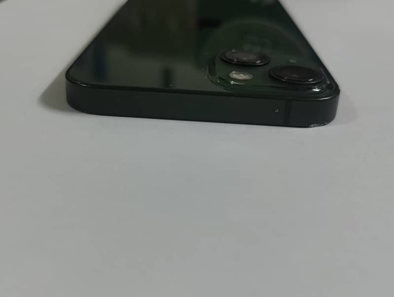 Apple iPhone 13 9