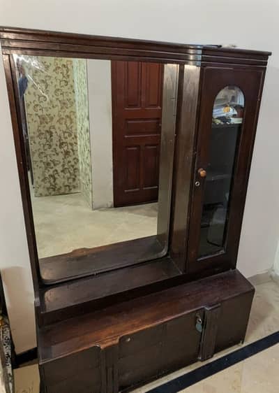 Wooden dressing table