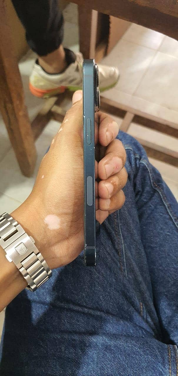 Apple iPhone 13 Jv 3