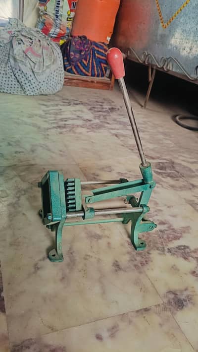 Allu cut krny wali machine