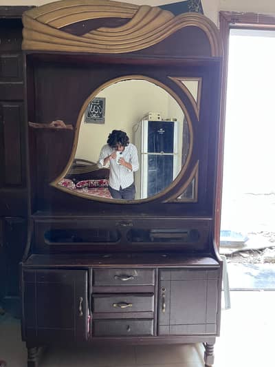 Dressing table