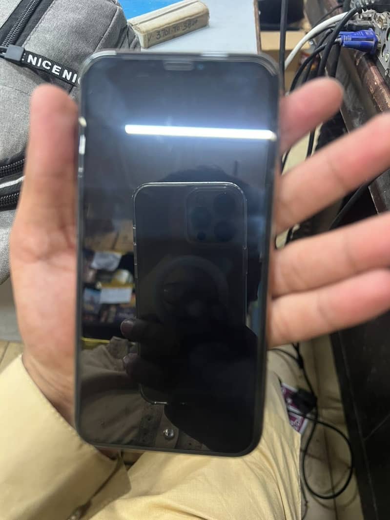Apple iPhone 11 Pro 4