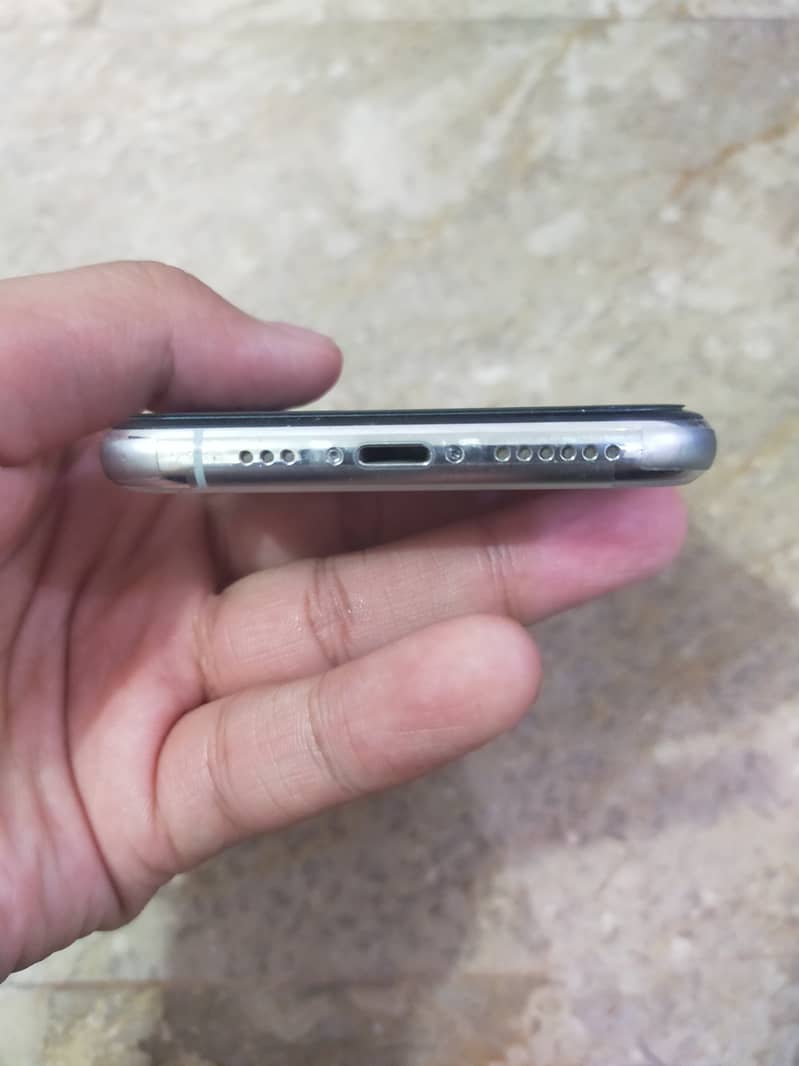 Apple iPhone 11 Pro 2