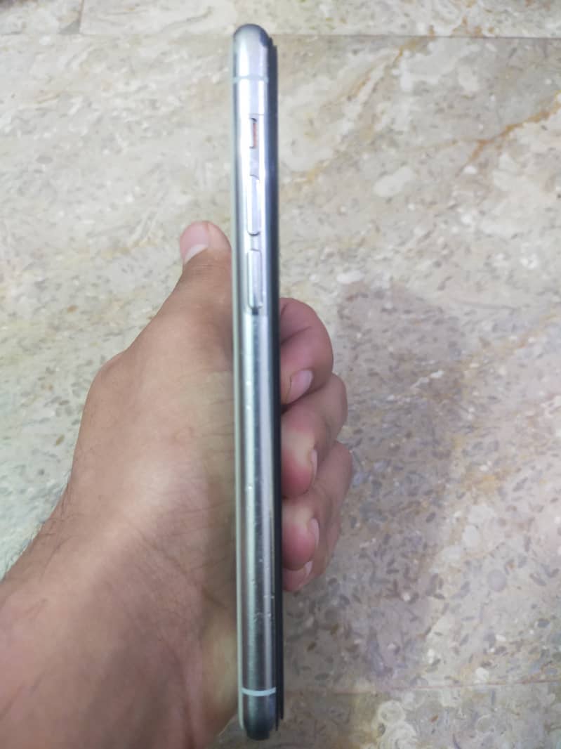 Apple iPhone 11 Pro 5