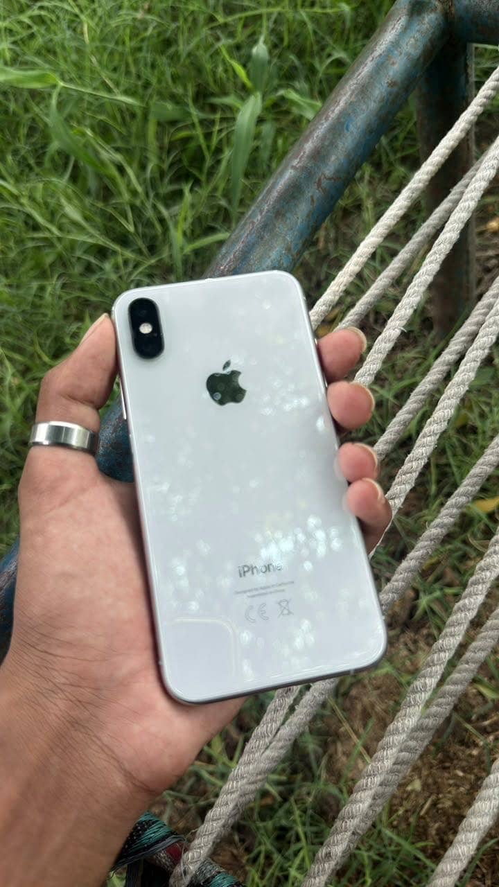 Apple iPhone XS 5