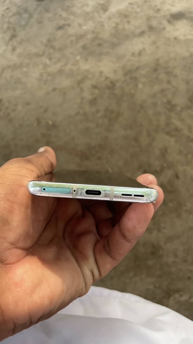 One plus 8.8/128 4