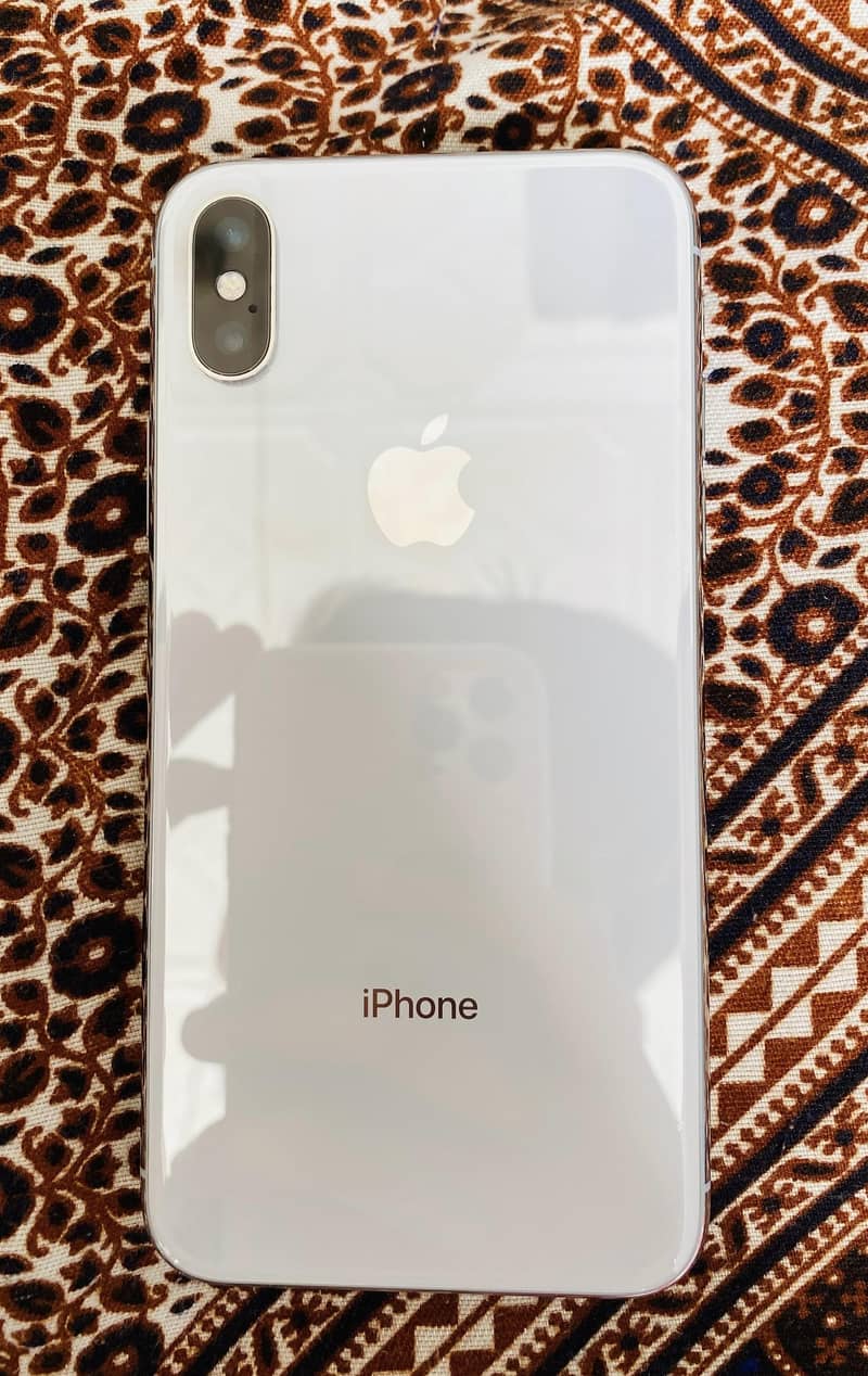 Apple iPhone X 4