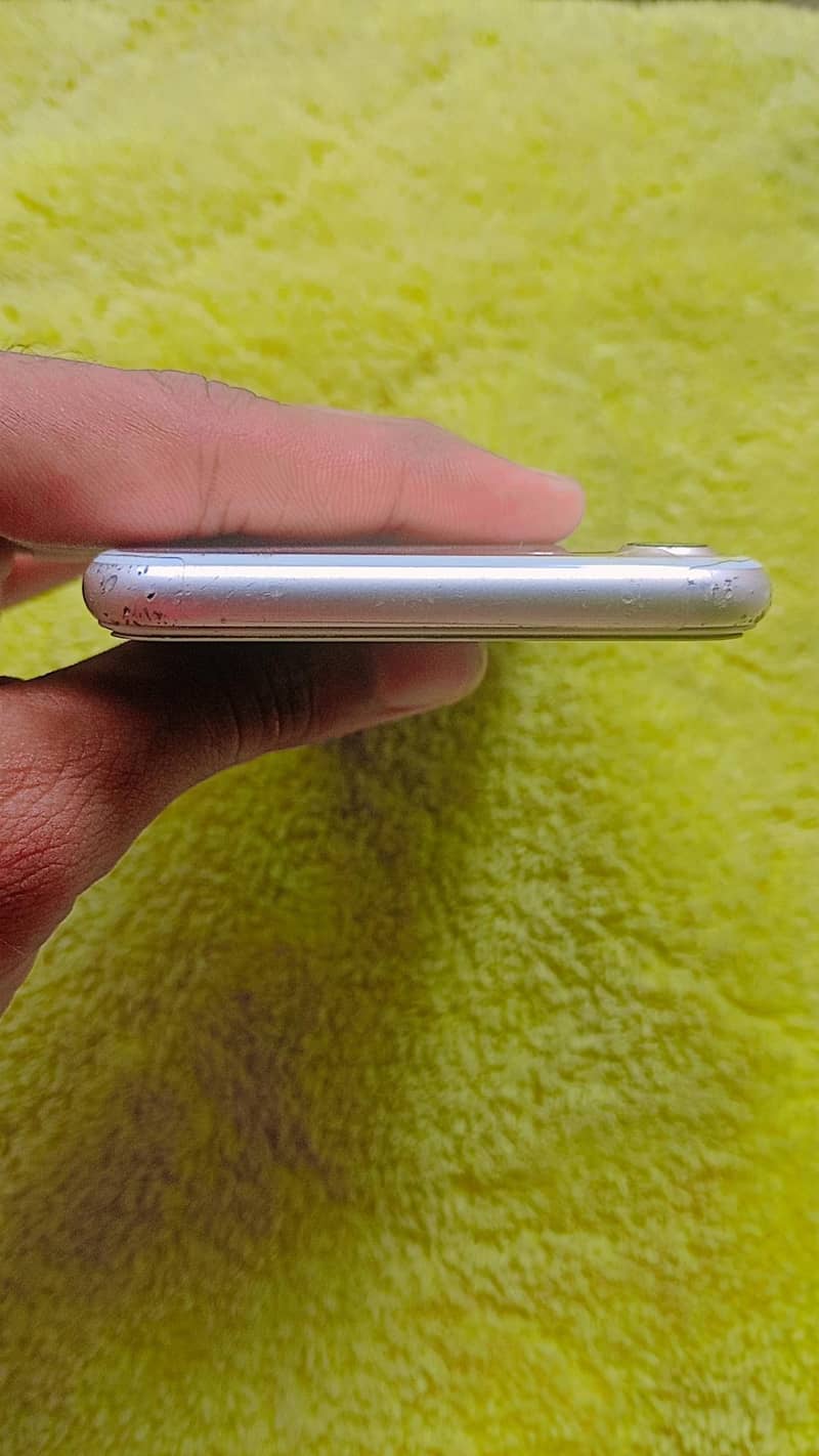 Apple iPhone 7 2
