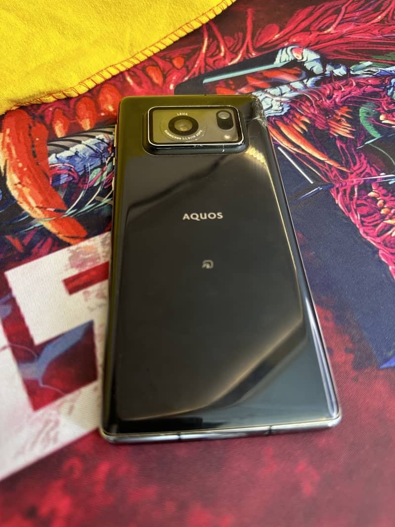 Sharp Aquos R5G 0