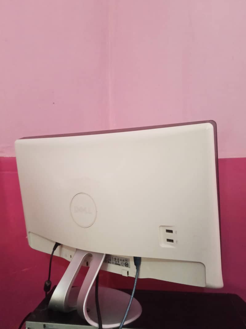 22 inch LCD 2